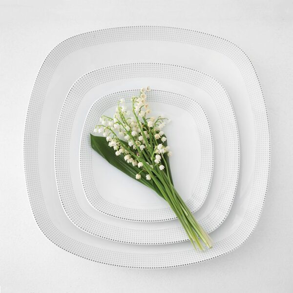 سرویس غذاخوری 98 پارچه چینی زرین ایران سری کواترو طرح لورن پلاتینی