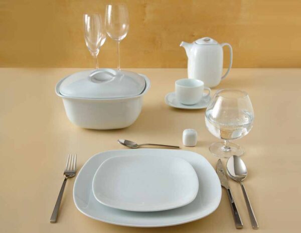 سرویس غذاخوری 27 پارچه چینی زرین ایران سری کواترو طرح سفید